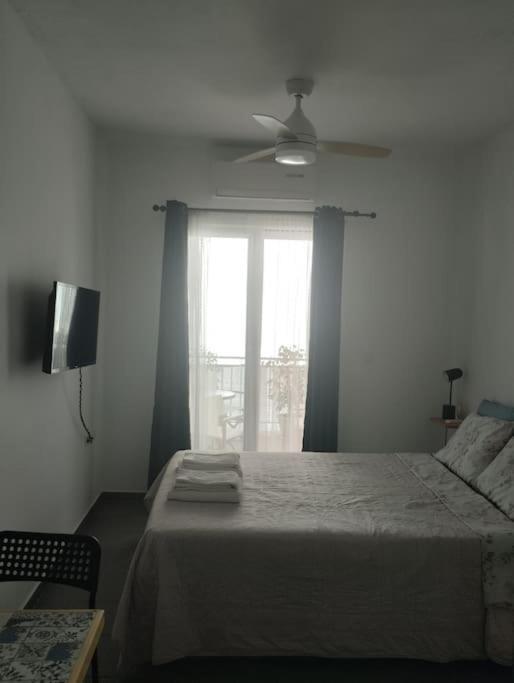 B3 - The Colorful One Apartment Aigio Exterior photo